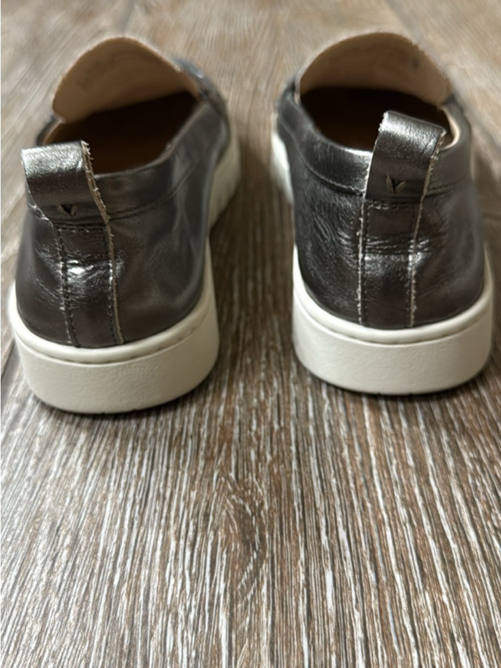 Vionic Metallic Leather Loafer Sneaker- Women’s size 7.5 - Picture 6 of 7